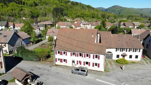 Giromagny (90200) Grande maison avec tout l'intérieur à rénover sur Giromagny