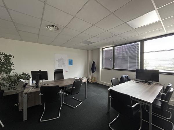 Plateaux de bureaux à louer à Villenave-d'Ornon avec parkings inclus
