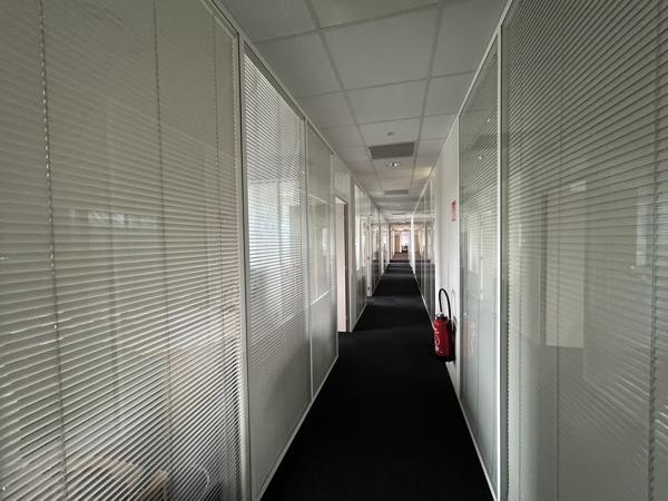Plateaux de bureaux à louer à Villenave-d'Ornon avec parkings inclus