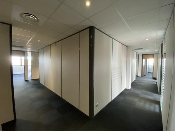Plateaux de bureaux à louer à Villenave-d'Ornon avec parkings inclus