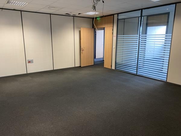 Plateaux de bureaux à louer à Villenave-d'Ornon avec parkings inclus