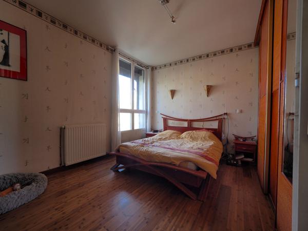 MAISON DE CARACTÈRE AVEC GRAND JARDIN - AU PIED DU MÉTRO PLACE CARNOT