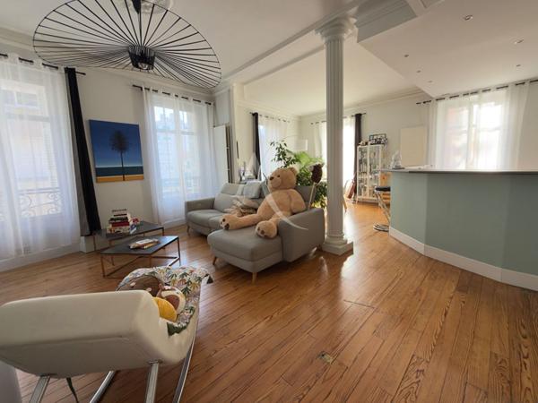 Hyper centre appartement Pau, 2 chambres et emplacement parking