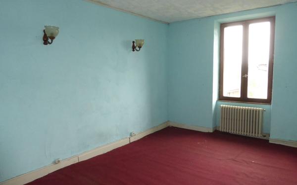 Maison à vendre    6 pièces •  Compreignac