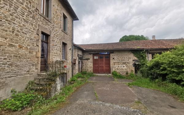 Maison à vendre    6 pièces •  Compreignac