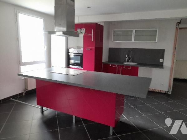 POITIERS, quartier nouveau tribunal , appartement t3 en bon état