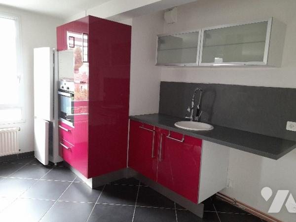 POITIERS, quartier nouveau tribunal , appartement t3 en bon état