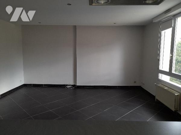 POITIERS, quartier nouveau tribunal , appartement t3 en bon état