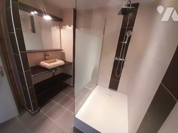 POITIERS, quartier nouveau tribunal , appartement t3 en bon état