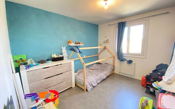 Appartement à vendre    4 pièces • 81,38 m2 Laragne-Montéglin
