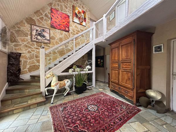 Maison d'exception à vendre à Saint Ouen l'Aumône - 8 pièces, 195,75 m² sur 1131 m² de terrain 519 000 € **  - Référence  11321