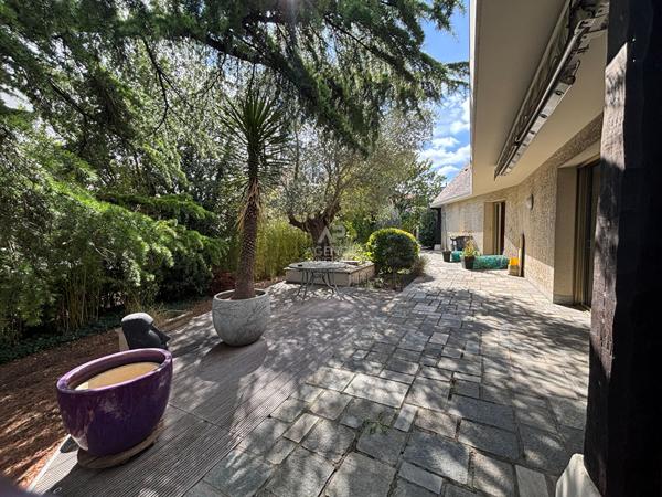 Maison d'exception à vendre à Saint Ouen l'Aumône - 8 pièces, 195,75 m² sur 1131 m² de terrain 519 000 € **  - Référence  11321