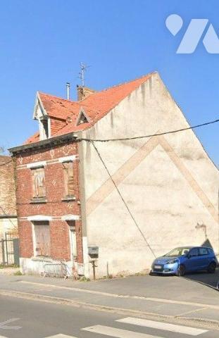 A VENDRE - A BAILLEUL dans le NORD (59) - Maison de ville individuelle offre une surface habita...