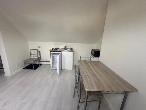 Location                                                      Appartement
                        
                     2 pièces                      17 m2                     à Saint-Quentin