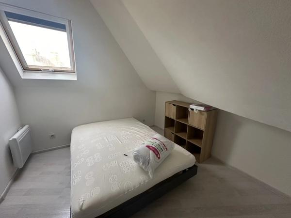 Location                                                      Appartement
                        
                     2 pièces                      17 m2                     à Saint-Quentin