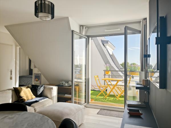 DERNIER ETAGE AVEC VUE DEGAGEE - BALCON - PARKING