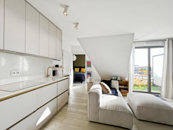 DERNIER ETAGE AVEC VUE DEGAGEE - BALCON - PARKING