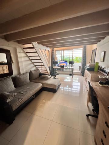 Appartement à vendre 1 pièces SAINT GILLES LES BAINS (974)