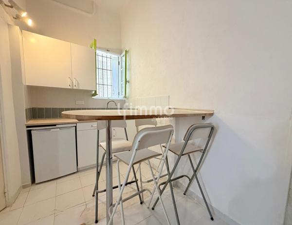 Studio 22 m² Montpellier centre, grande hauteur sous plafond