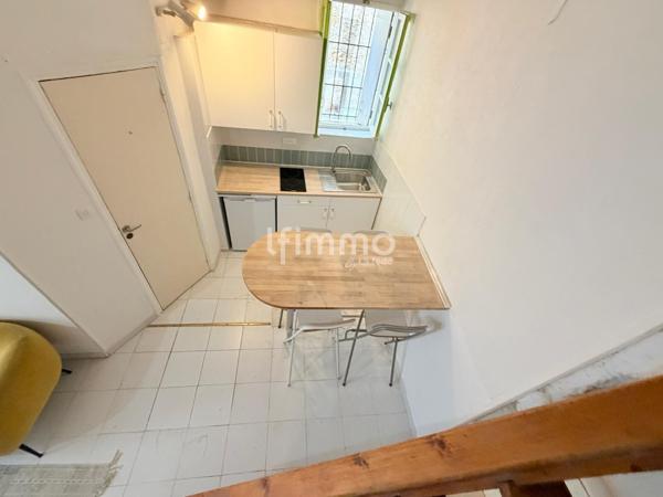Studio 22 m² Montpellier centre, grande hauteur sous plafond