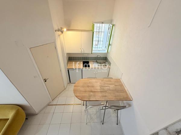 Studio 22 m² Montpellier centre, grande hauteur sous plafond