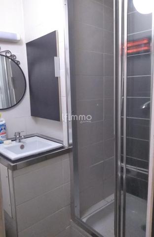 Studio 22 m² Montpellier centre, grande hauteur sous plafond