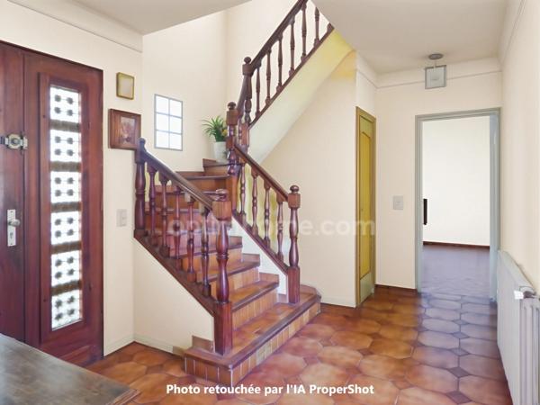 MAISON INDIVIDUELLE, A RENOVER AVEC GARAGE ET JARDIN, PROCHE CENTRE VILLE DE NARBONNE