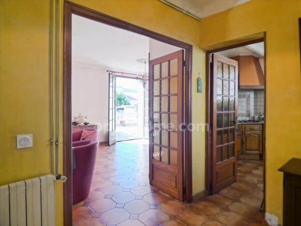 MAISON INDIVIDUELLE, A RENOVER AVEC GARAGE ET JARDIN, PROCHE CENTRE VILLE DE NARBONNE