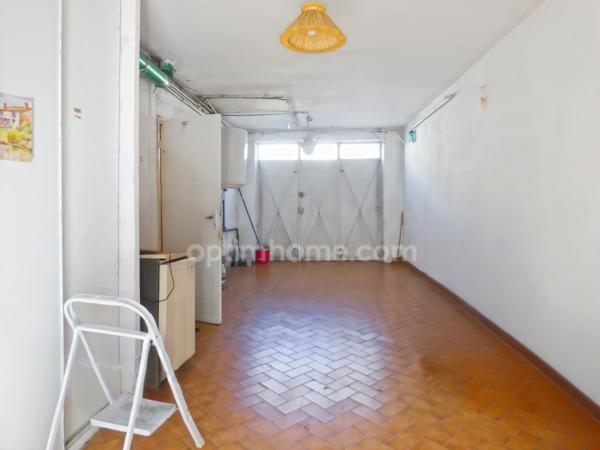 MAISON INDIVIDUELLE, A RENOVER AVEC GARAGE ET JARDIN, PROCHE CENTRE VILLE DE NARBONNE