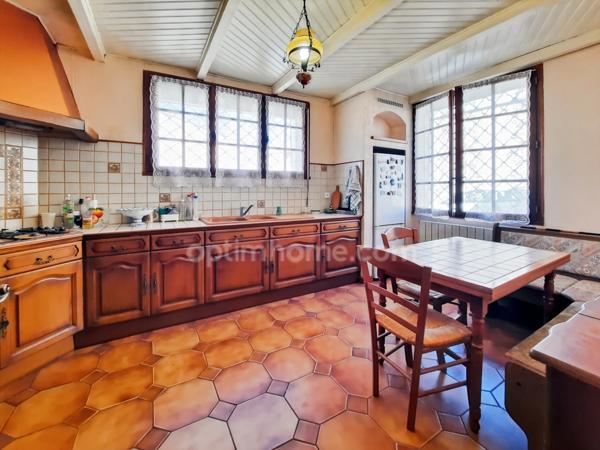 MAISON INDIVIDUELLE, A RENOVER AVEC GARAGE ET JARDIN, PROCHE CENTRE VILLE DE NARBONNE