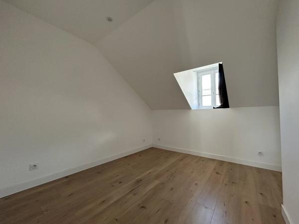 Location                                                      Appartement
                        
                     3 pièces                      47 m2                     à Guise