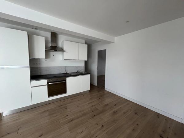 Location                                                      Appartement
                        
                     3 pièces                      47 m2                     à Guise