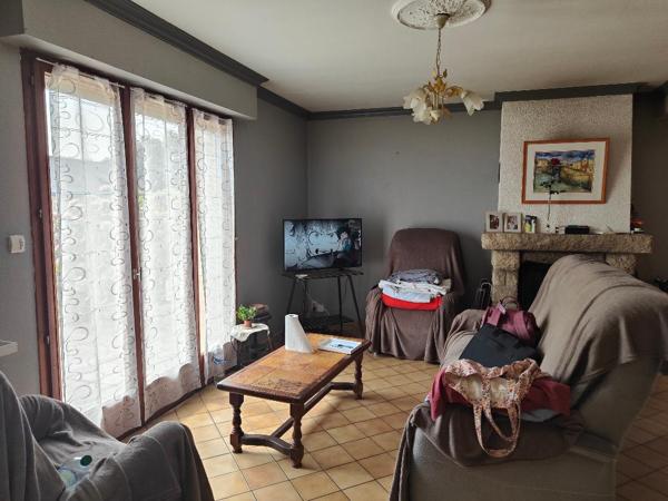 Charmante maison bretonne avec grand jardin, proche Quintin