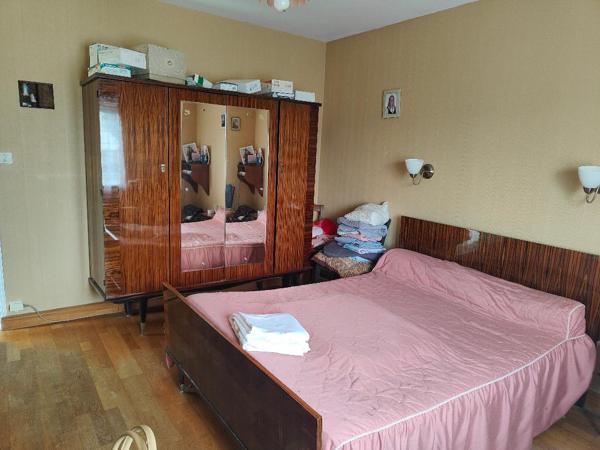 Charmante maison bretonne avec grand jardin, proche Quintin