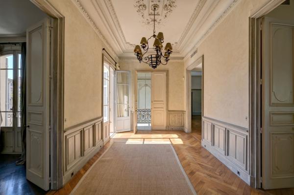 Vente Hôtel particulier Avignon 14 Pièces 565 m²