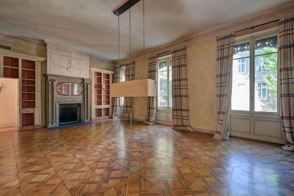 Vente Hôtel particulier Avignon 14 Pièces 565 m²