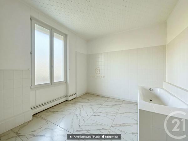 Maison à vendre  4 pièces - 111 m 2   LYON  - 69008