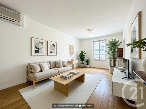 Maison à vendre  4 pièces - 111 m 2   LYON  - 69008