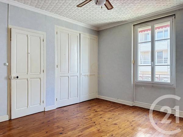 Maison à vendre  4 pièces - 111 m 2   LYON  - 69008