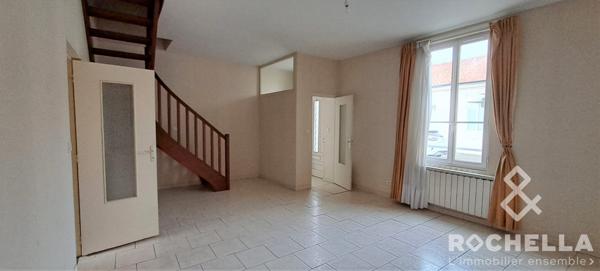 Maison T3 AVEC COUR ET DEPENDANCE