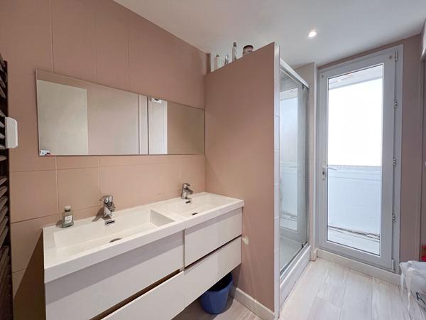 A vendre - Appartement Type 5 de 77 m² avec cave "Angers Lafayette/ proche Gare"