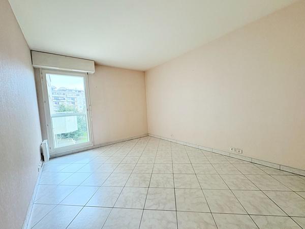 Appartement Rosny GOLF Métro L.11 - 3 pièces 72.8 m2