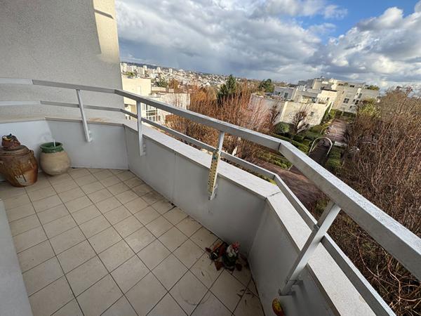 Appartement Rosny GOLF Métro L.11 - 3 pièces 72.8 m2
