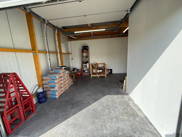 Local/bureau à louer TIERCE (49)