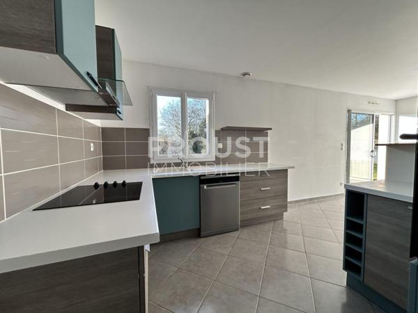 En exclusivité COULON pavillon de plain-pied 3 chambres jardin et garage.