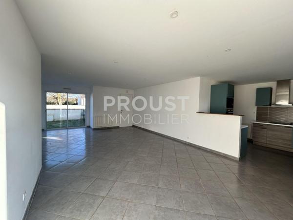 En exclusivité COULON pavillon de plain-pied 3 chambres jardin et garage.