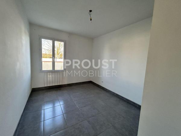 En exclusivité COULON pavillon de plain-pied 3 chambres jardin et garage.