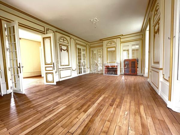 Magnifique château 19e siècle aux portes de Poitiers