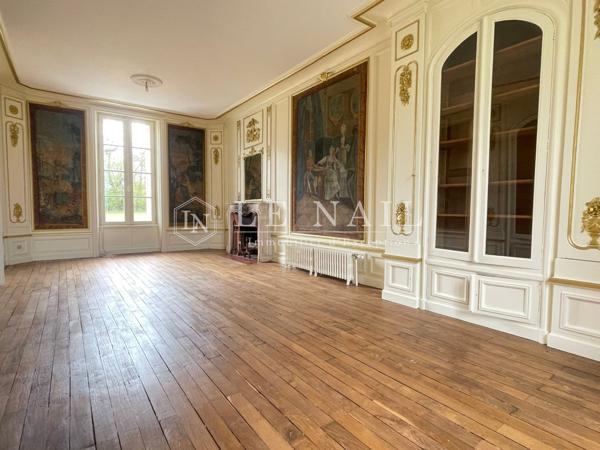 Magnifique château 19e siècle aux portes de Poitiers