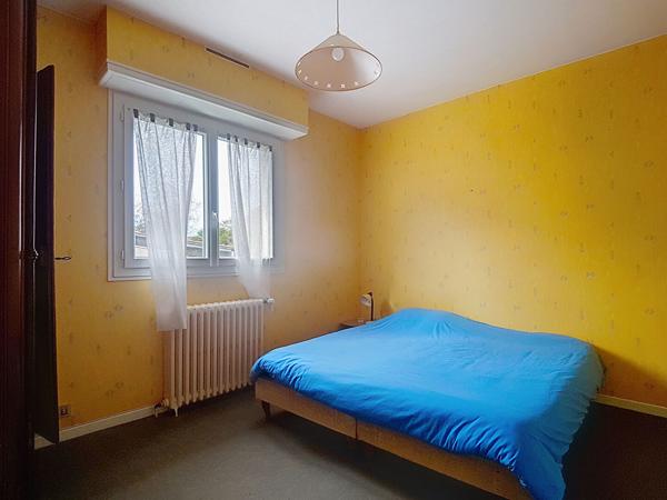 Gelos : Maison Familiale de 110 m² possibilité d'agrandissement avec 1000m² de Terrain séjour, salle à manger, cuisine, trois chambres, salle de bains, W.C, garage, sous-sol et combles aménageables